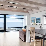 Beachfront With Panoramic View Semesterbostad