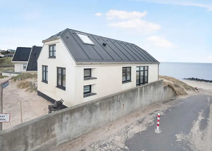 Beachfront With Panoramic View * Lonstrup