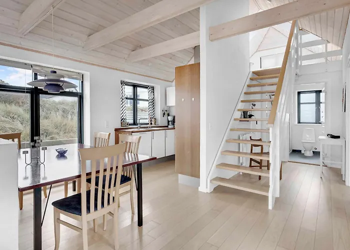 Beachfront With Panoramic View Semesterbostad *