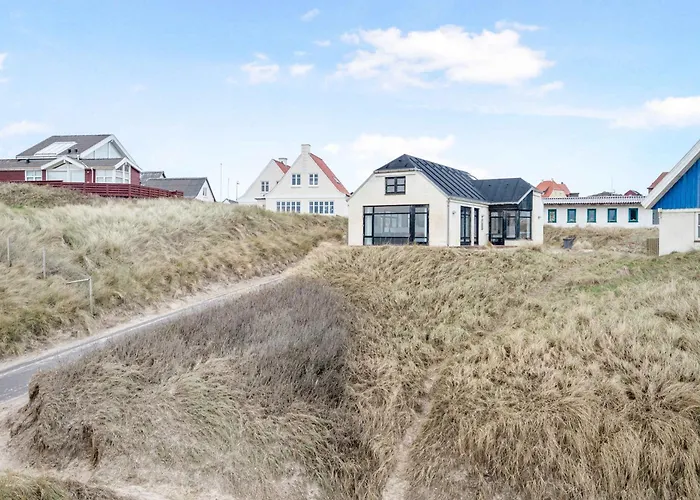 Beachfront With Panoramic View Holiday home